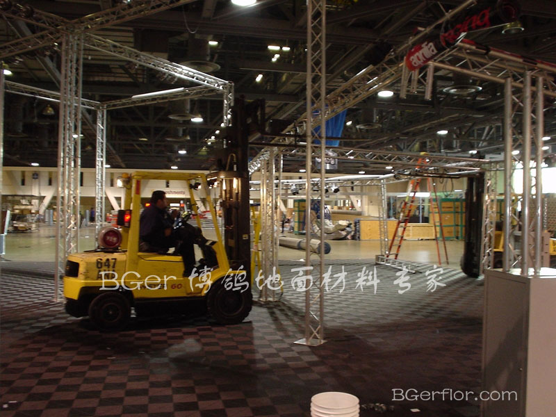 工業車間耐壓地板 防滑 防塵 防起灰 走叉車 耐磨承重地板 地墊鋪設地面材料