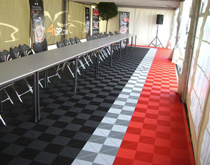 大型商業活動用地臺，篷房內地面使用活動地板